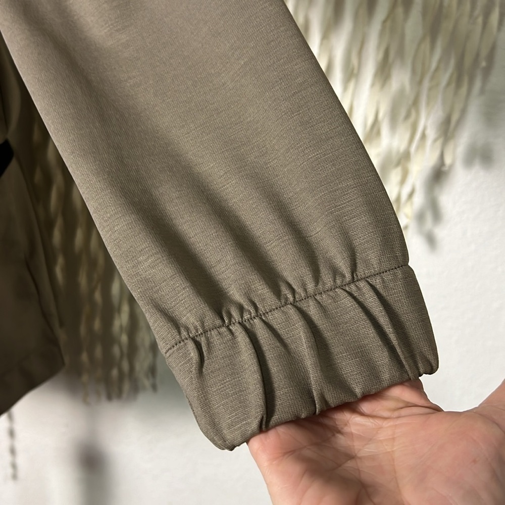 Epoque Evolution Taupe Quarter Zip Pull Over Size… - image 2